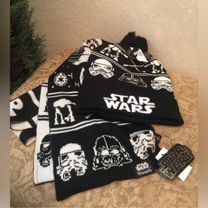 DISNEY LOUNGEFLY STAR WARS BLACK & WHITE. GALAXY BEANIE & SCARF. NEW WITH TAGS